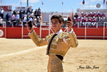 El Rafi coupe 2 oreilles à un novillo de Dolores Aguirre à Boujan, le 2 juillet 2017... El Rafi coupe 2 oreilles à un novillo de Dolores Aguirre à Boujan, le 2 juillet 2017...