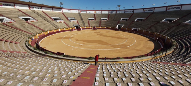 La place de Badajoz le matin du seul contre six du Maestro Ferrera La place de Badajoz le matin du seul contre six du Maestro Ferrera