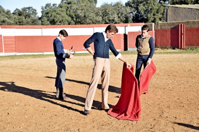 Le Maestro Juan LEAL enseñando Le Maestro Juan LEAL enseñando