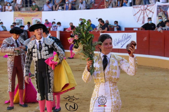 2 oreilles pour Myriam... 2 oreilles pour Myriam...