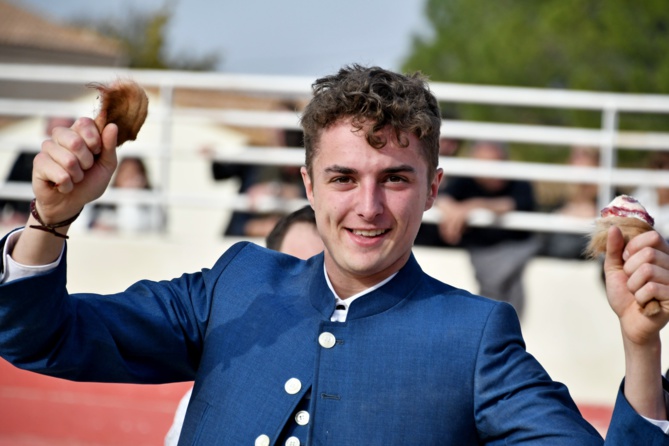 Triomphe de FINITO de NÎMES Triomphe de FINITO de NÎMES