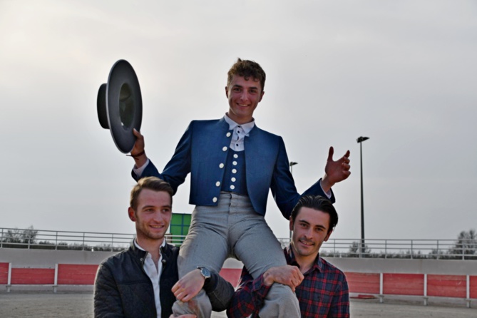 Triomphe de FINITO de NÎMES Triomphe de FINITO de NÎMES