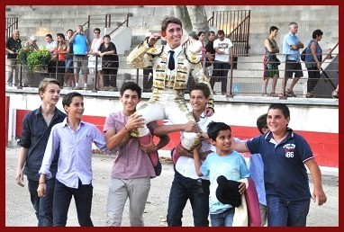 Joaquin a hombros, vainqueur du 20ème Trophée Nimeño II, Août 2014