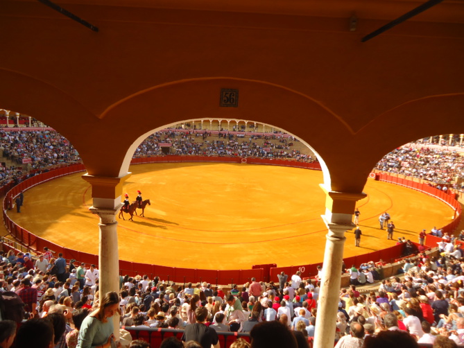 Non, ce n'est pas le port de Séville ! Non, ce n'est pas le port de Séville !