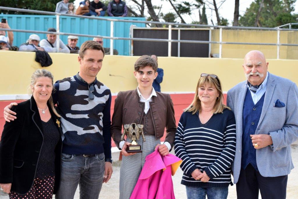 En direct de la feria d'ARLES : Raphaël Ponce de Leon remporte le Trophée de la Peña Juan Bautista 2019