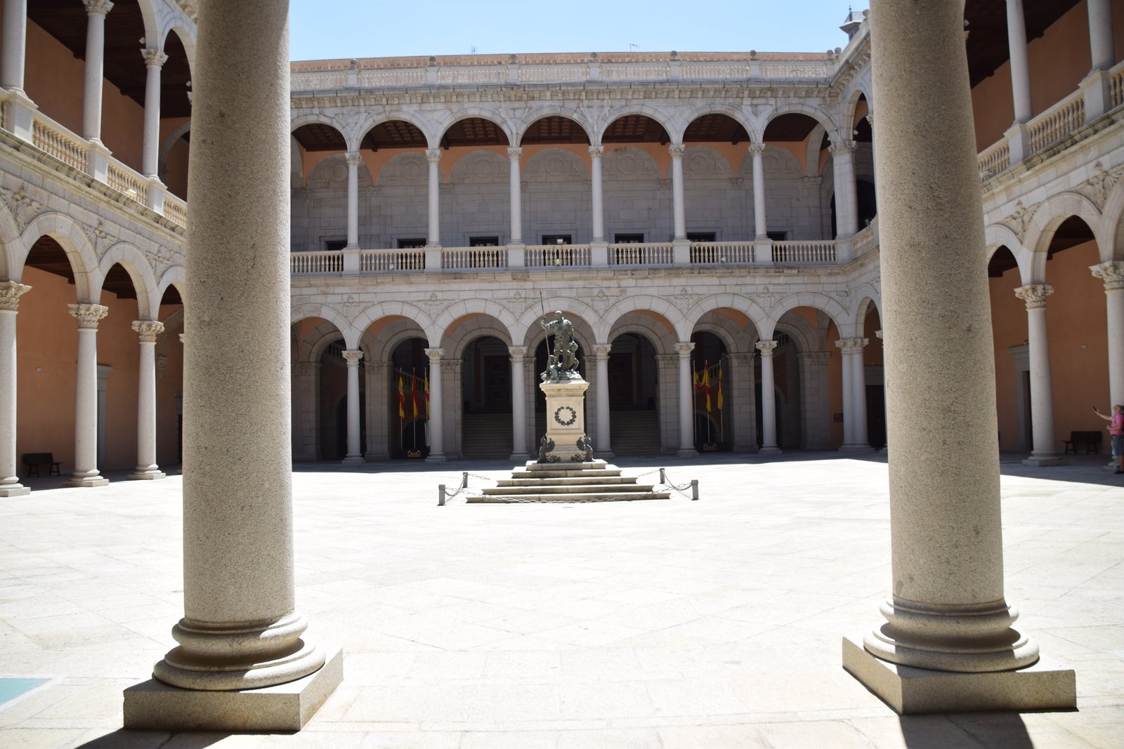 Le patio du Musée militaire de l'Alcazar de Toledo