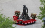 De mémoire d'Aficionado, jamais la statue de Nimeño II n'avait été aussi joliment fleurie...